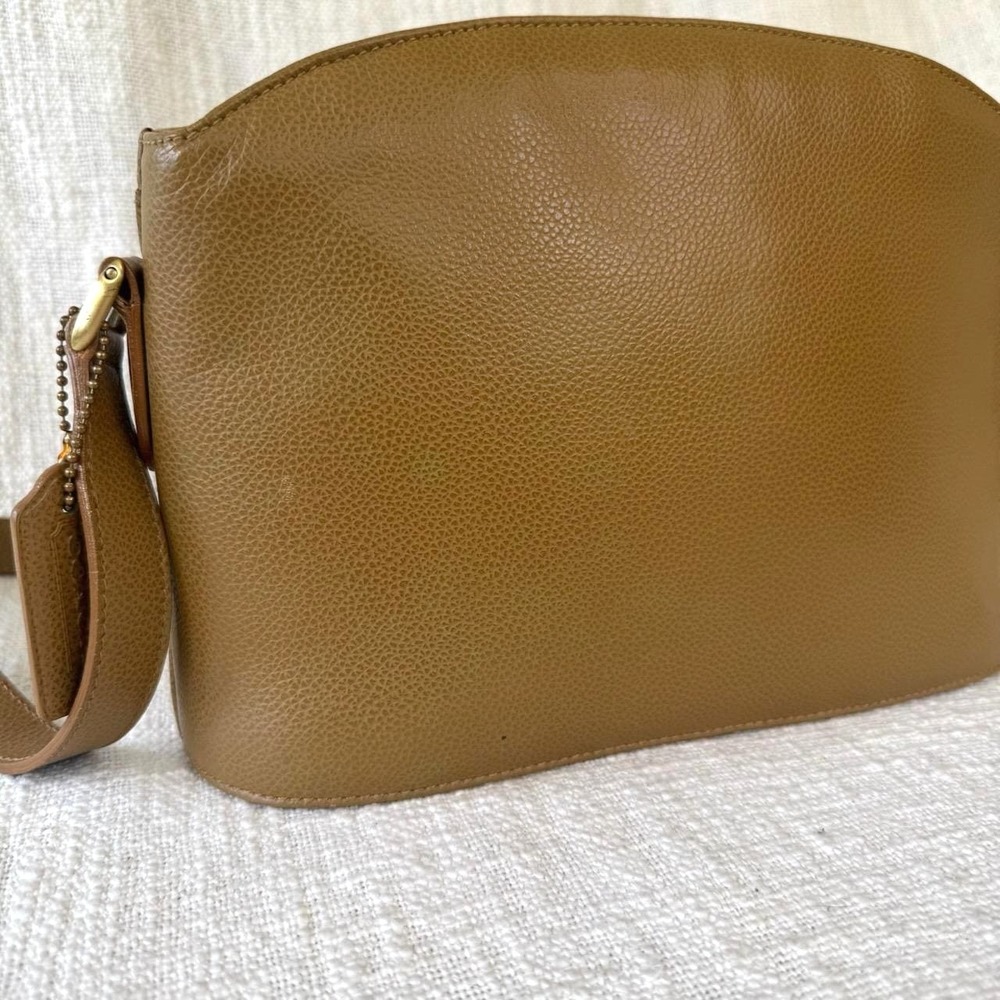 Vintage Coach Madison Regis Crossbody Bag | Light Tan Leather, Made in Italy - Picture 6 of 9